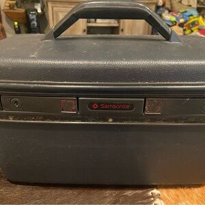 Vintage Samsonite train case or cosmetic case